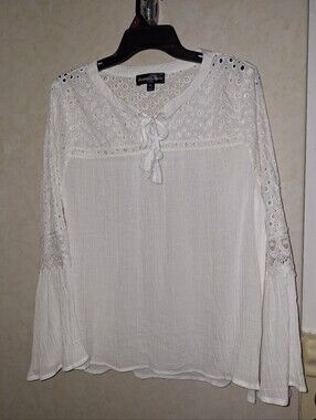 NWOT XL White Eyelette Top Blouse Flounce Sleeves
